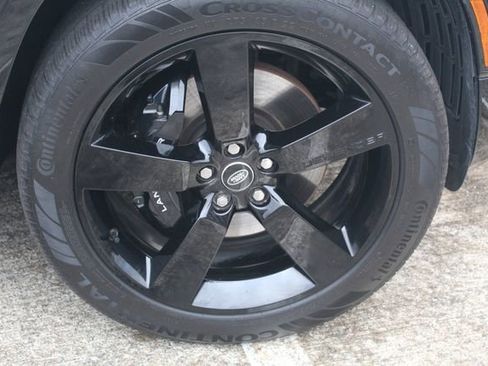 Used 2025 Land Rover Defender 110 V8 image 9