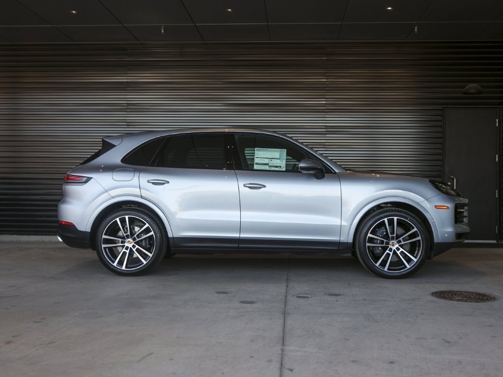 Certified 2026 Porsche Cayenne AWD/4WD image 8