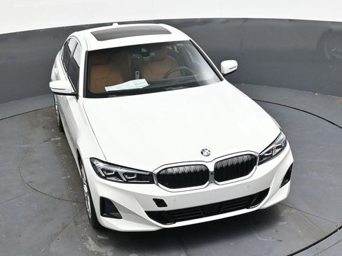 Used 2026 BMW 330i xDrive Sedan w/ Premium Package image 23