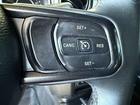 Used 2018 Jeep Wrangler Unlimited Sport S image 29