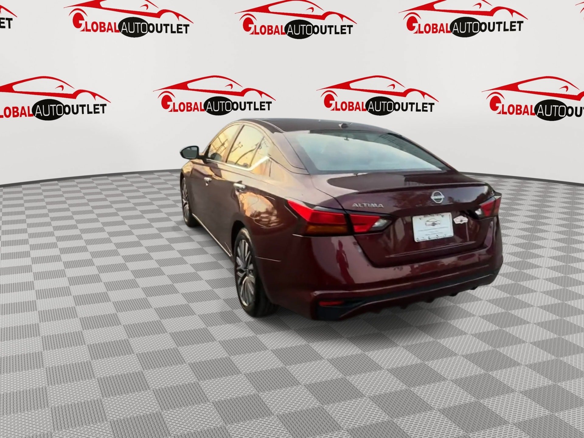 Used 2025 Nissan Altima 2.5 SV FWD image 6