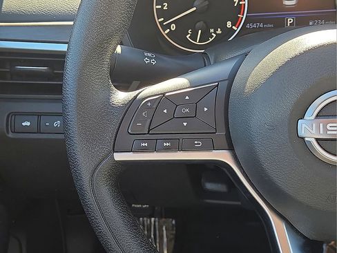 Used 2024 Nissan Altima 2.5 SV image 19