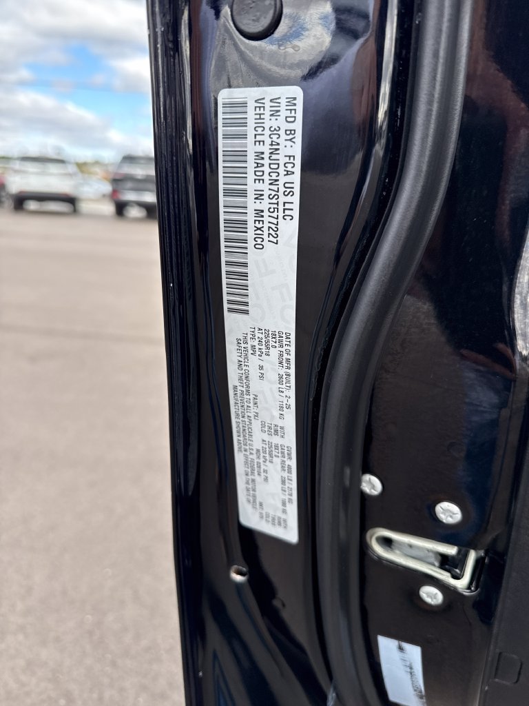 Used 2025 Jeep Compass Limited AWD/4WD image 30