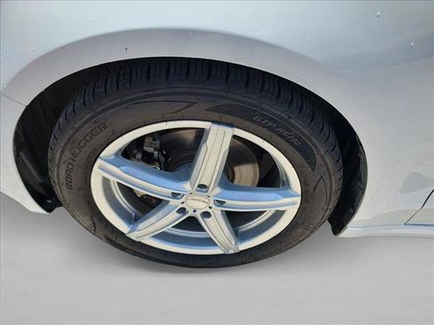 Used 2018 Ford Fusion SE FWD image 9