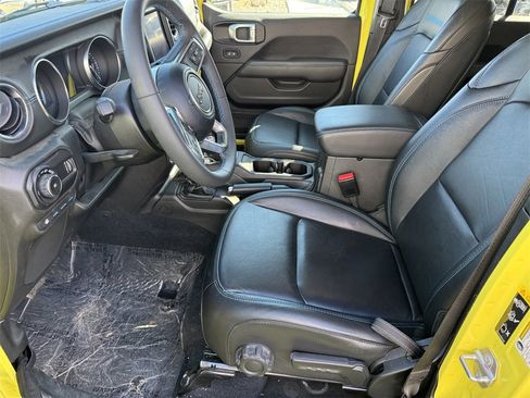 Certified 2023 Jeep Wrangler Unlimited Rubicon 4xe image 23