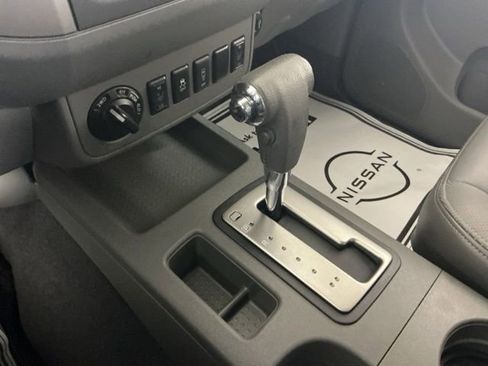 Used 2019 Nissan Frontier SL image 16