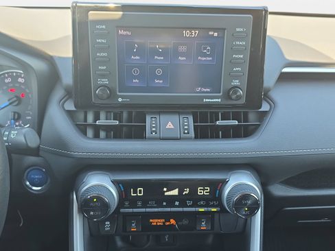 Used 2022 Toyota RAV4 XLE Premium AWD/4WD image 20