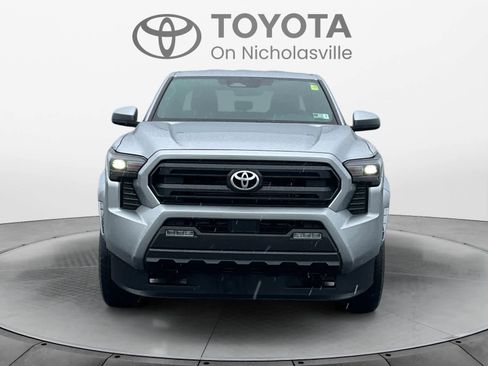 Used 2024 Toyota Tacoma SR5 AWD/4WD image 9