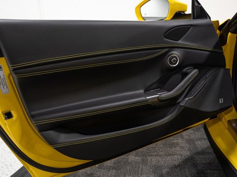 Used 2023 Ferrari Portofino M RWD image 40