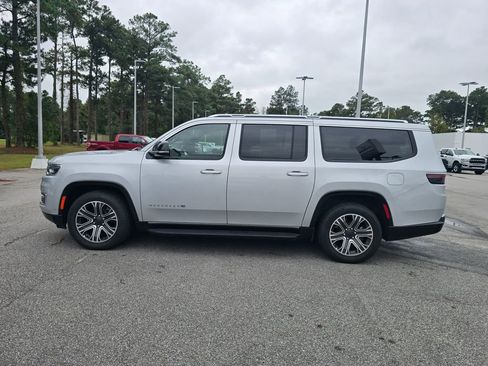 Used 2024 Jeep Wagoneer L Series II w/ Flexible Seating Group image 6