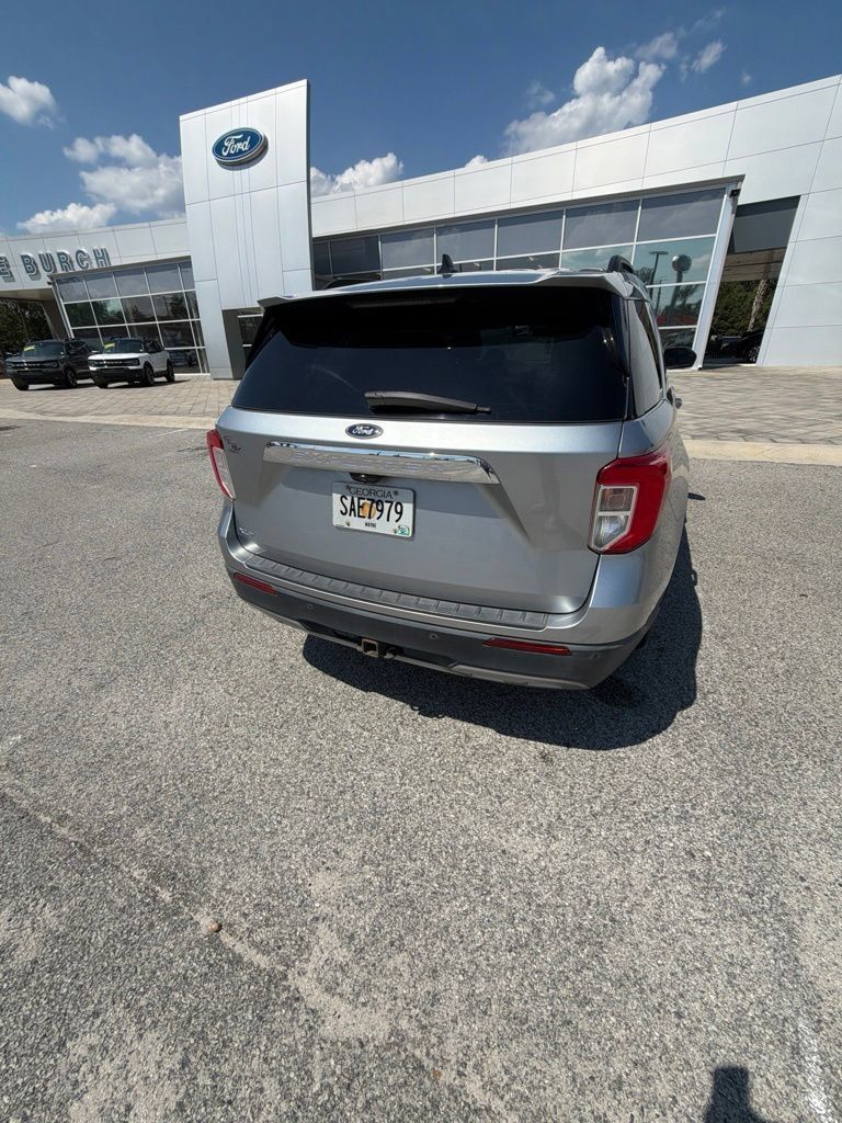 Used 2022 Ford Explorer XLT w/ Equipment Group 202A RWD image 7