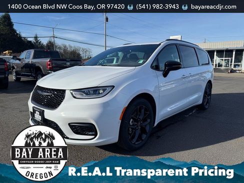 New 2026 Chrysler Pacifica Select w/ S Appearance Package FWD image 1