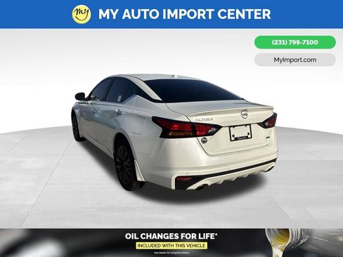 Used 2025 Nissan Altima 2.5 SV w/ SV Special Edition Package AWD/4WD image 5