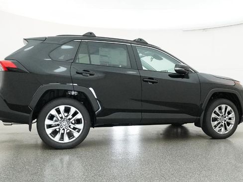 Used 2025 Toyota RAV4 XLE Premium image 29