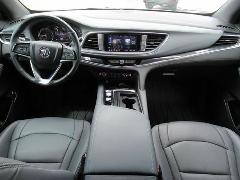 Used 2022 Buick Enclave Essence w/ Sport Touring Edition image 12