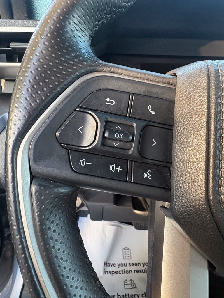 Used 2025 Toyota 4Runner SR5 AWD/4WD image 17