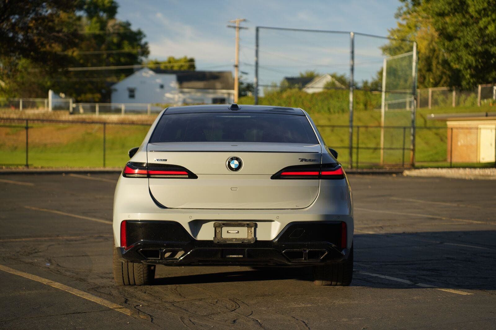 Used 2023 BMW 760i xDrive AWD/4WD image 4