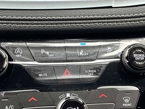 New 2026 Chrysler Pacifica Select image 15