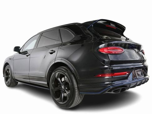 Certified 2025 Bentley Bentayga image 3