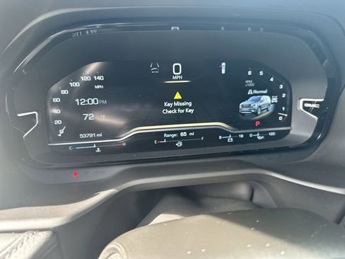 Used 2023 GMC Yukon Denali image 10