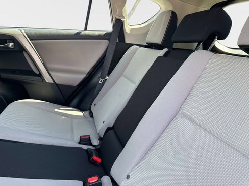 Used 2018 Toyota RAV4 XLE image 11