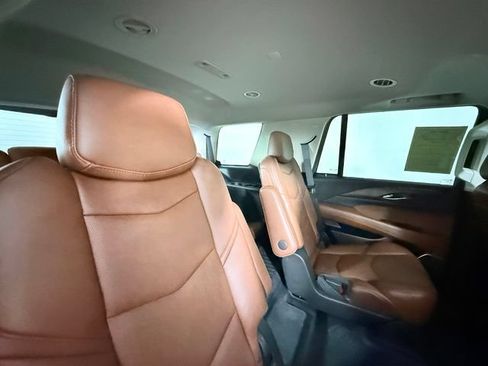 Used 2019 Cadillac Escalade Luxury AWD/4WD image 30