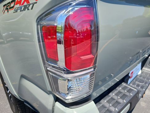 Used 2023 Toyota Tacoma TRD Sport w/ Technology Package AWD/4WD image 33