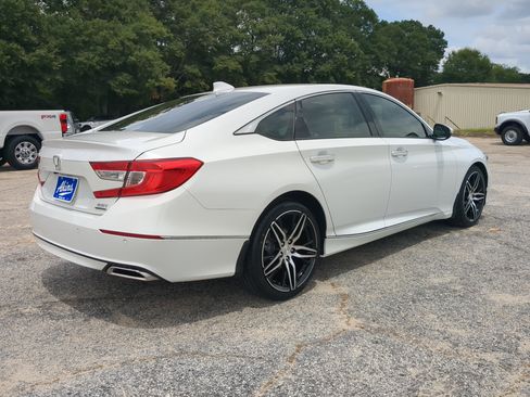 Used 2021 Honda Accord Touring image 3