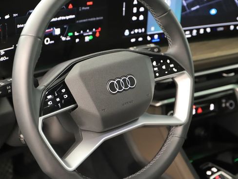 Certified 2025 Audi Q5 Prestige image 16