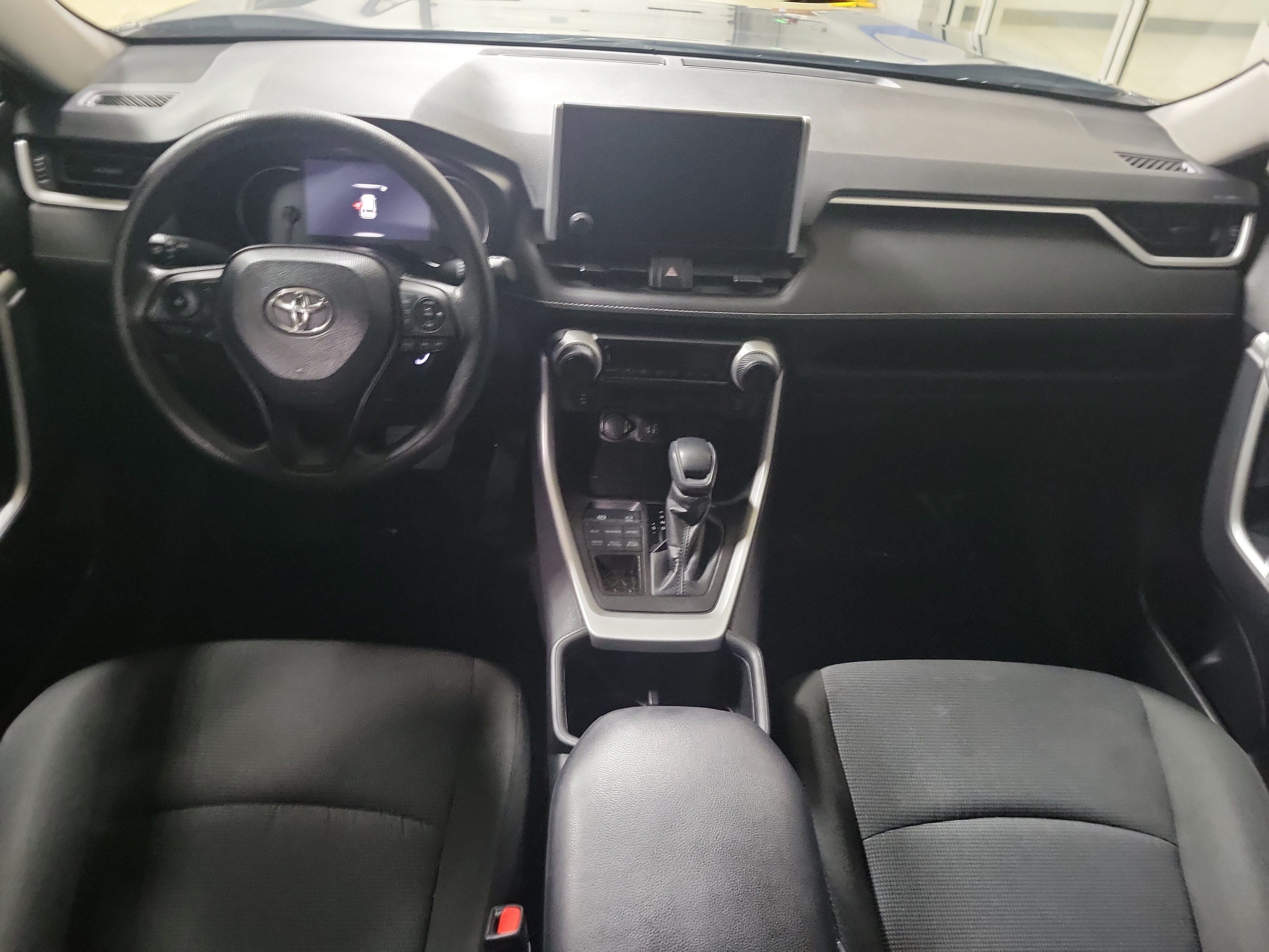 Used 2023 Toyota RAV4 LE AWD/4WD image 13