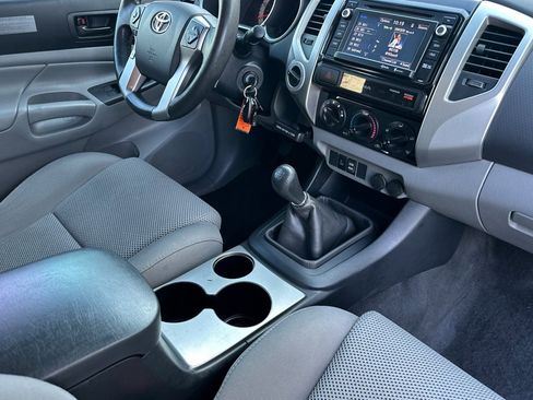 Used 2015 Toyota Tacoma 4x4 Double Cab w/ TRD Off-Road Package image 15