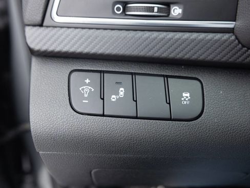 Used 2018 Hyundai Elantra Sport w/ Sport Premium Package 03 FWD image 37