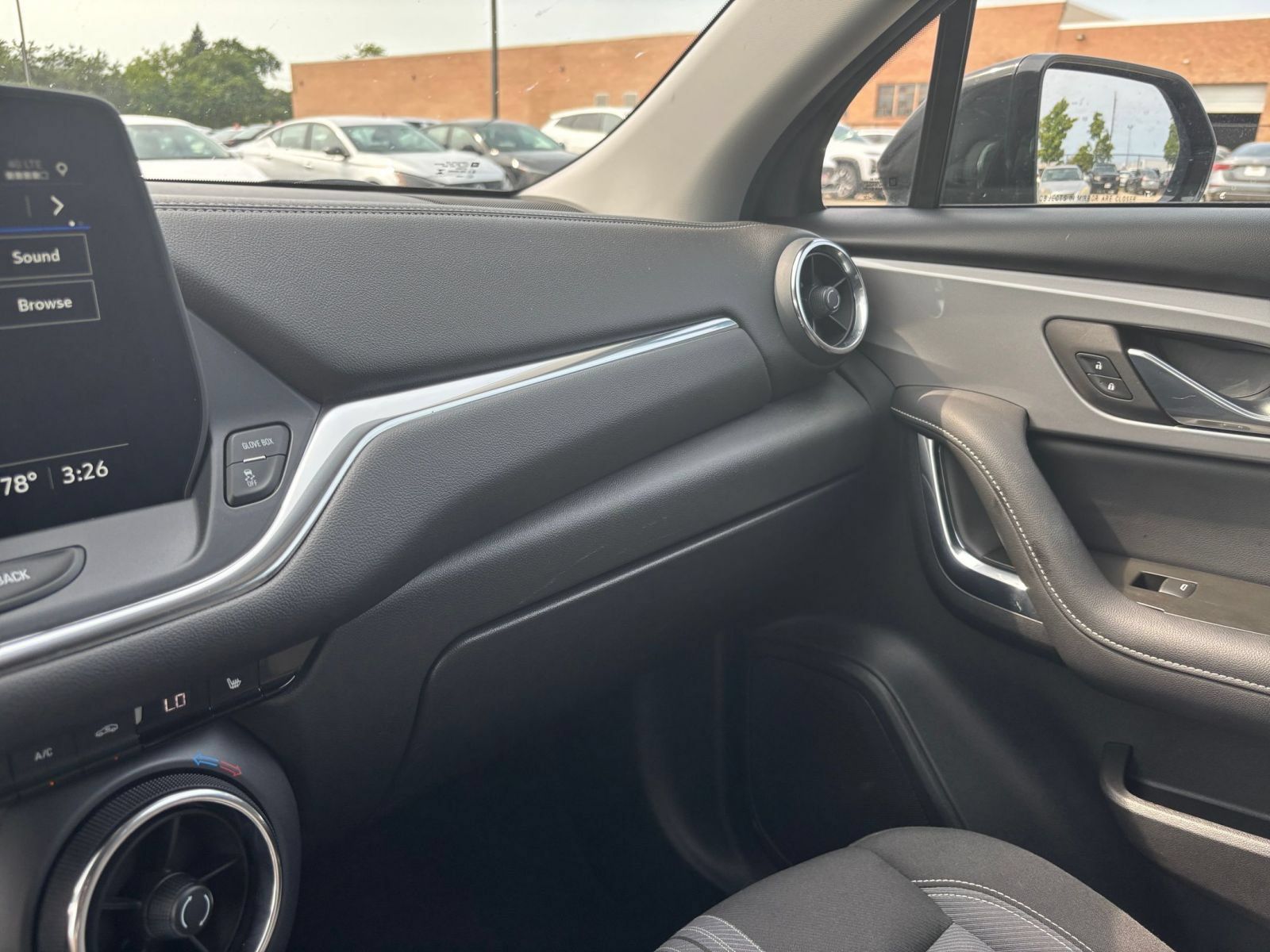 Used 2025 Chevrolet Blazer LT FWD image 35