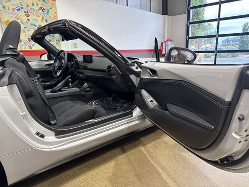Used 2026 MAZDA MX-5 Miata Club w/ Interior Package RWD image 63