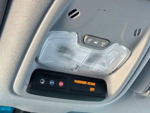 Used 2020 Chevrolet Bolt LT FWD image 24