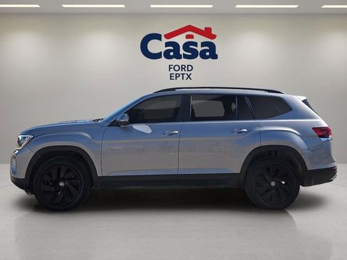 Used 2024 Volkswagen Atlas SE w/ Black Wheel Package image 5