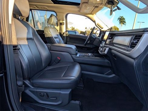 Certified 2022 Ford Expedition Max XLT image 17