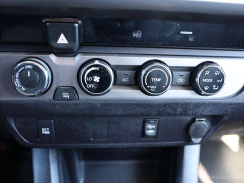 Used 2017 Toyota Tacoma SR5 w/ Tow Package image 27