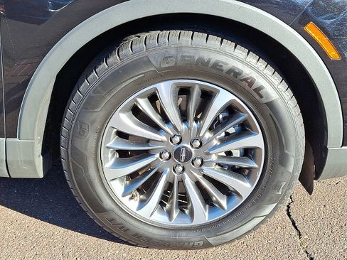 Used 2020 Lincoln Nautilus Reserve image 8