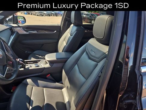 Used 2025 Cadillac XT5 Premium Luxury w/ LPO, Floor Liner Package AWD/4WD image 12