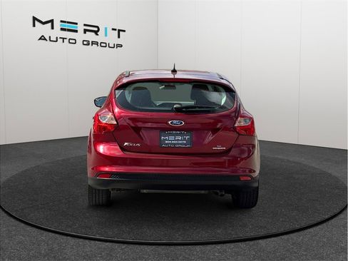 Used 2014 Ford Focus SE w/ SE Winter Package image 8