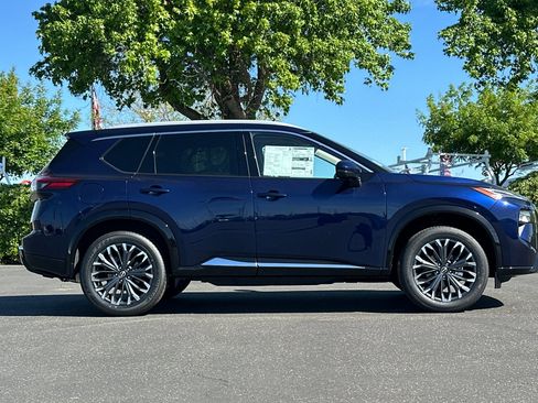 New 2026 Nissan Rogue Platinum w/ Platinum Premium Package AWD/4WD image 3