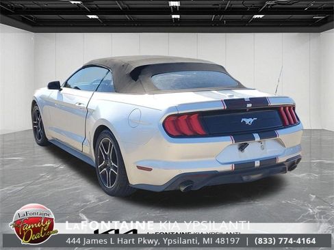 Used 2018 Ford Mustang Premium image 7
