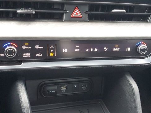 Used 2025 Kia Sportage X-Line w/ Premium Package image 28