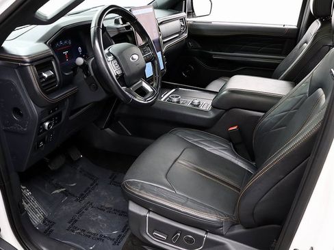 Used 2023 Ford Expedition Platinum image 10