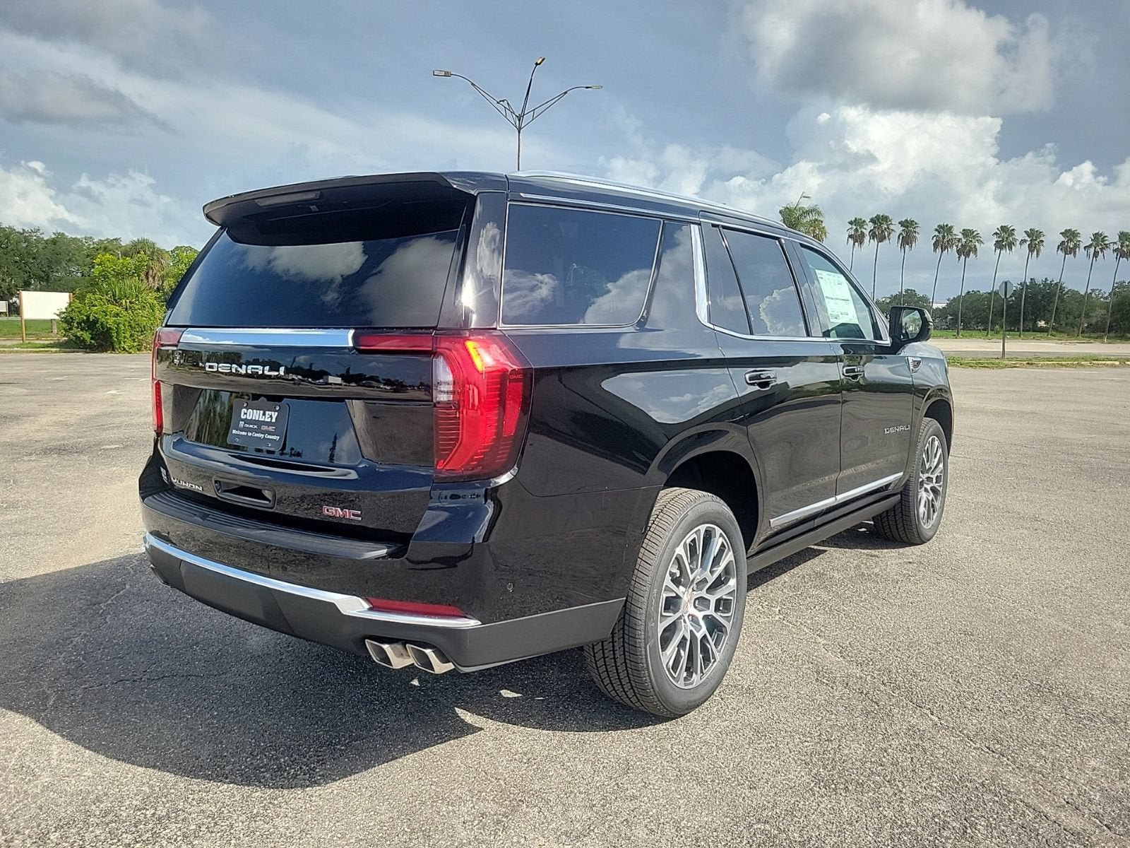 New 2026 GMC Yukon Denali w/ Sun & Power Step Package AWD/4WD image 5