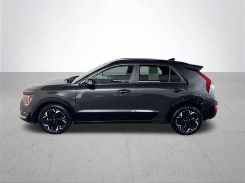 Used 2024 Kia Niro Wind w/ Wind Preserve Package FWD image 9
