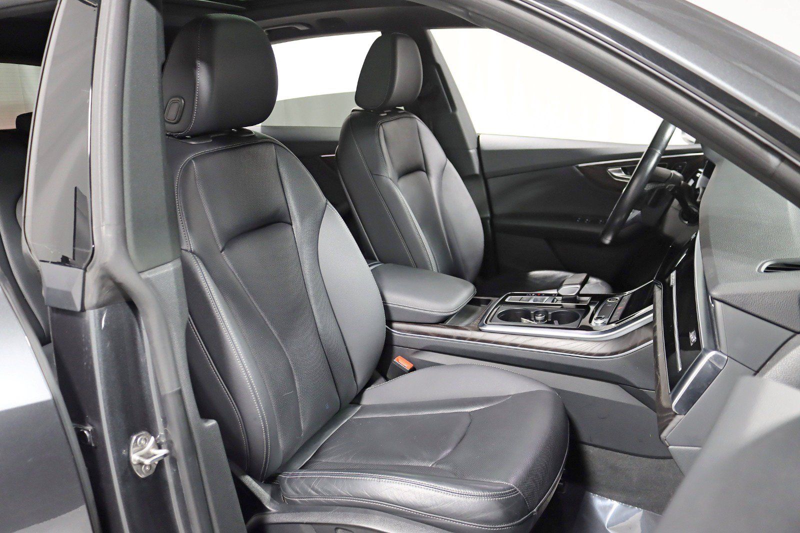 Used 2021 Audi Q8 Premium Plus w/ Premium Plus Package AWD/4WD image 31
