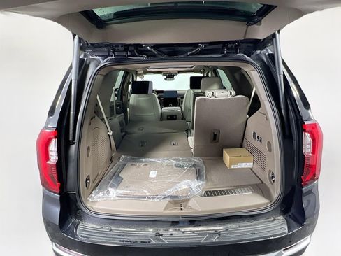 New 2026 GMC Yukon Denali w/ Denali Reserve Package AWD/4WD image 27