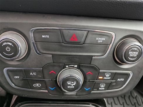 Used 2018 Jeep Compass Limited image 26